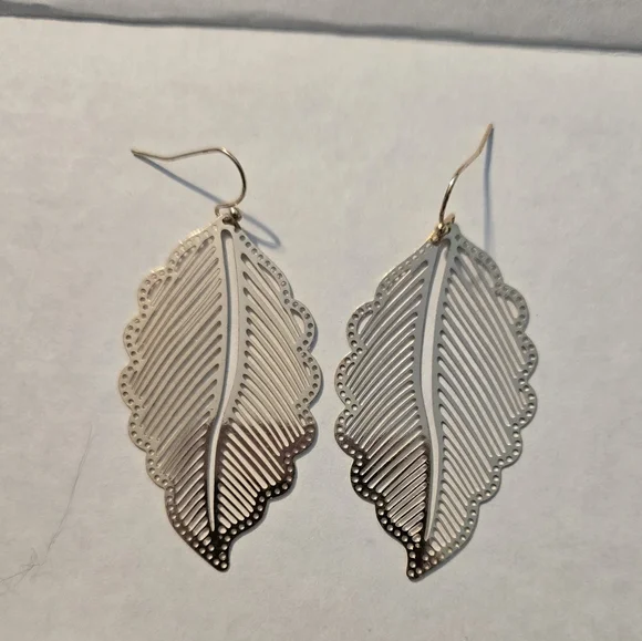 Assorted Earrings - Picture 5 of 9